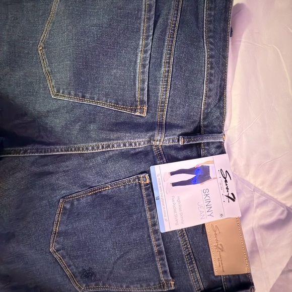 Seven Women's Blue Jeans - Picture 5 of 5